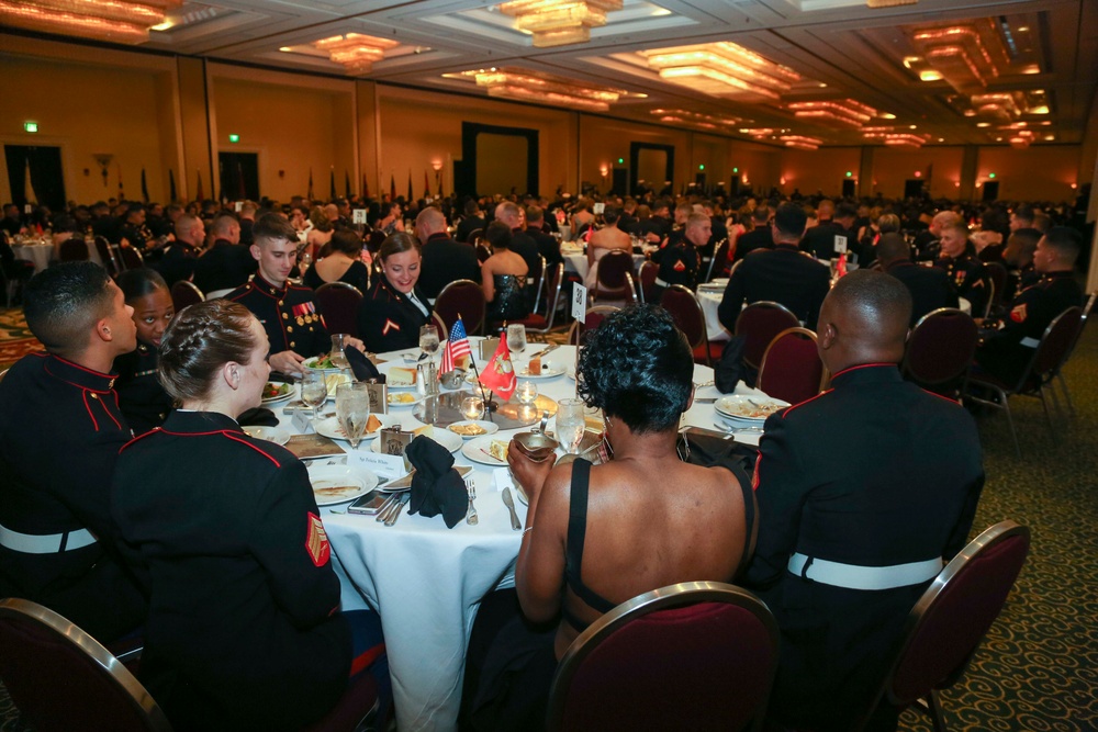 DVIDS Images Marine Corps Birthday Ball [Image 6 of 8]