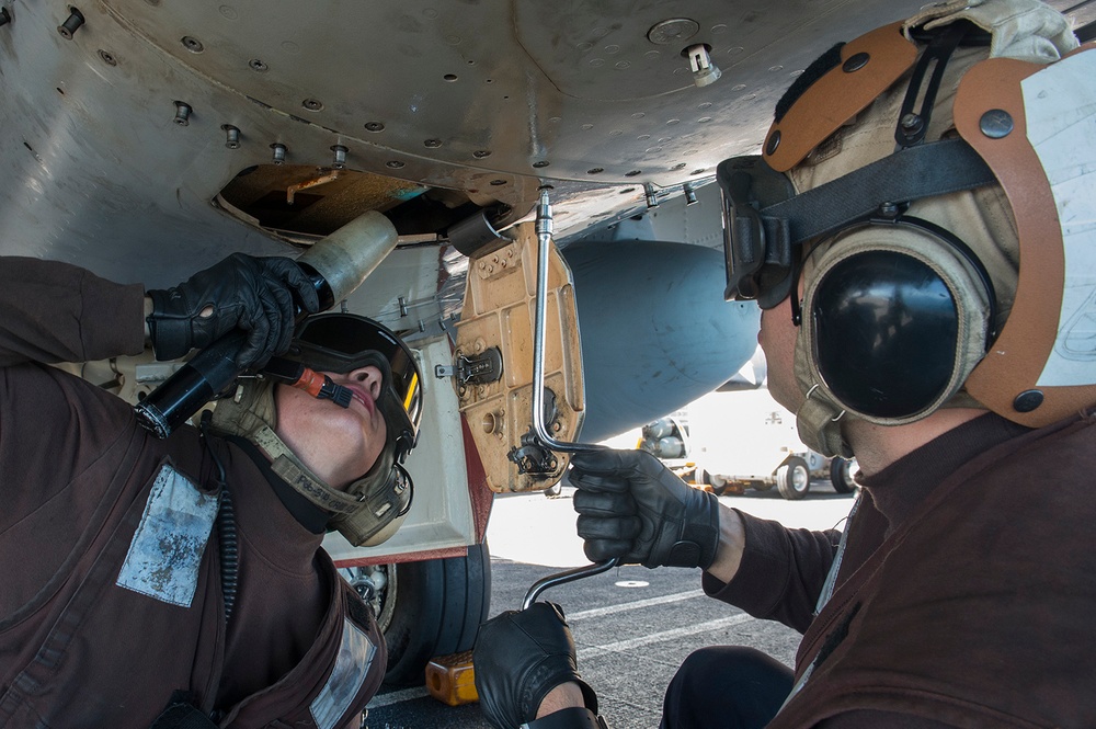 USS George Washington action