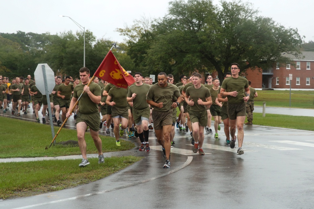 2nd MARDIV celebrates Marine Corps birthday, Veterans Day with motivational run