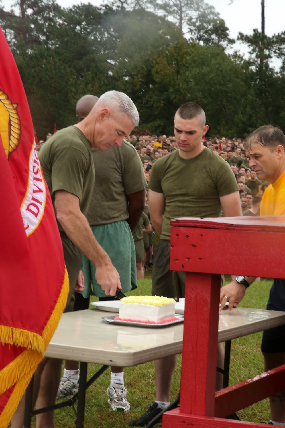 2nd MARDIV celebrates Marine Corps birthday, Veterans Day with motivational run