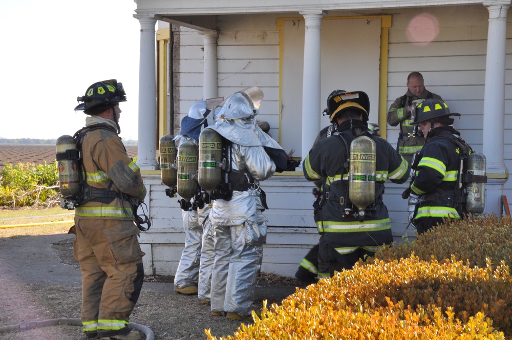 Travis, Beale participate in live fire training exercise