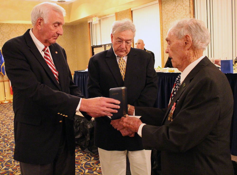 WWII veteran posthumously receives Bronze Star Medal