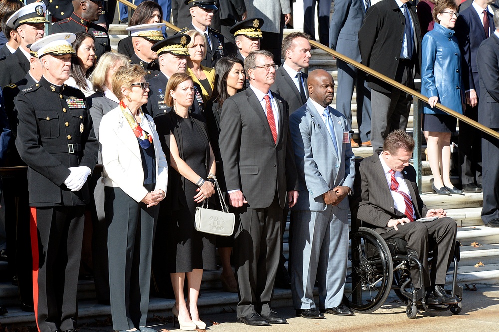 Secretary of defense and his wife attends the 62nd annual national Veterans Day observance at Arlington National Cemetery