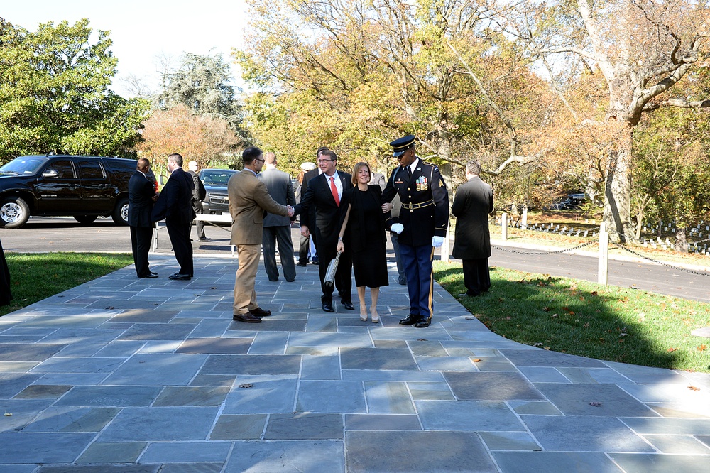 Secretary of defense and his wife arrive at the 62nd annual national Veterans Day observance at Arlington National Cemetery