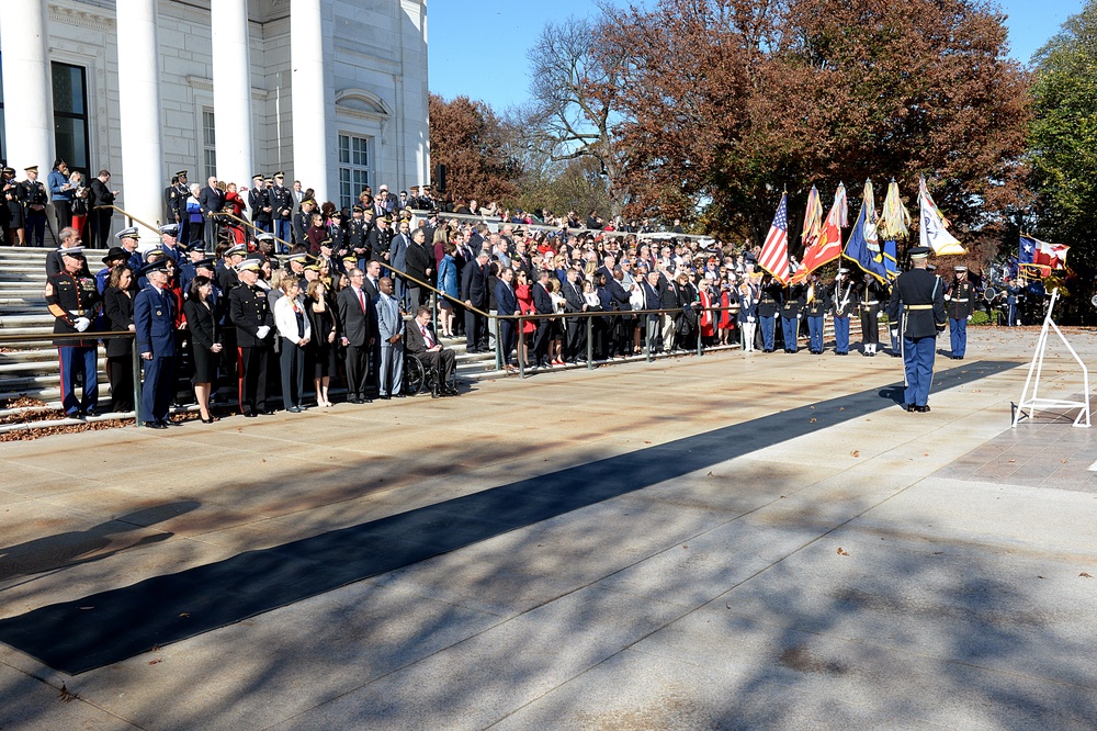 Secretary of defense attends the 62nd annual national Veterans Day observance at Arlington National Cemetery