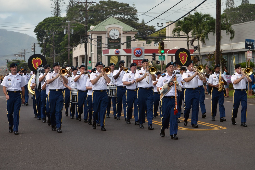 DVIDS Images 25th ID Veterans Day parade 2015 [Image 8 of 12]