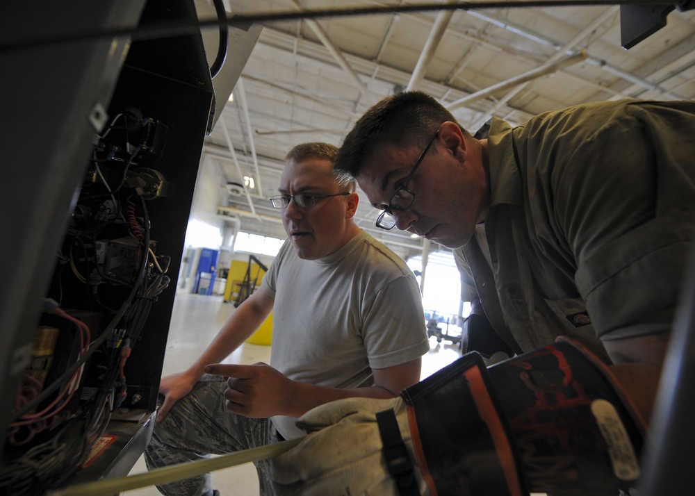 AGE Airmen provide lifeline to flightline maintenance