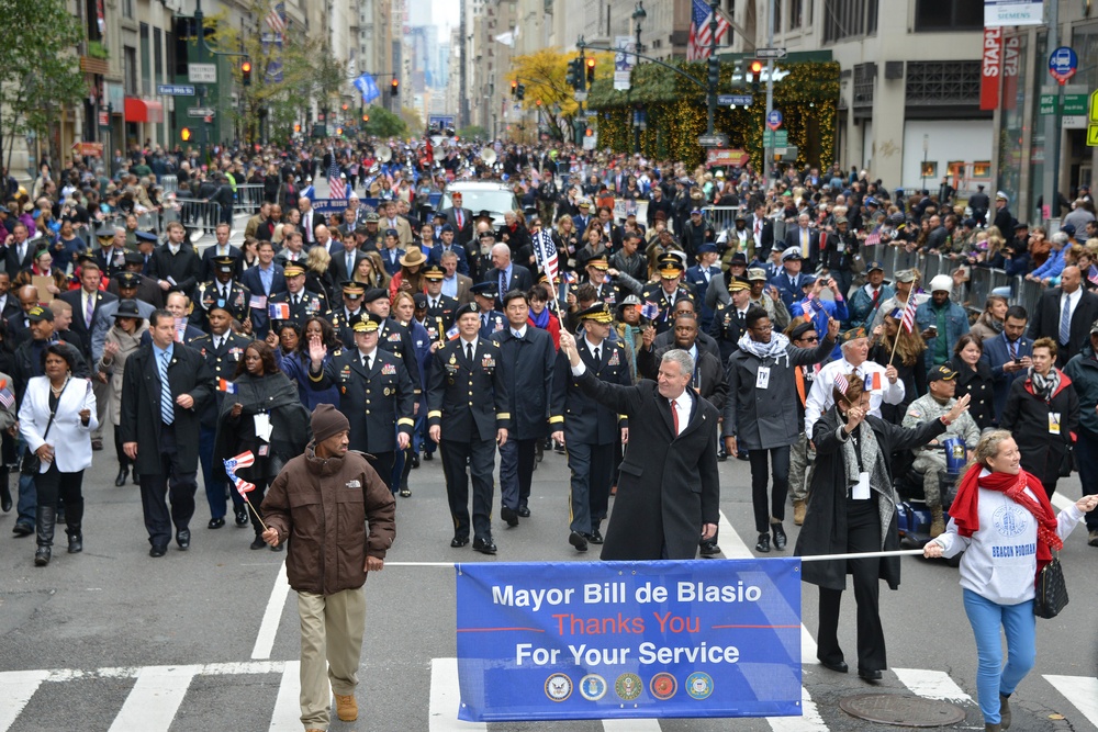 New York mayor, US Army leaders march together in parade