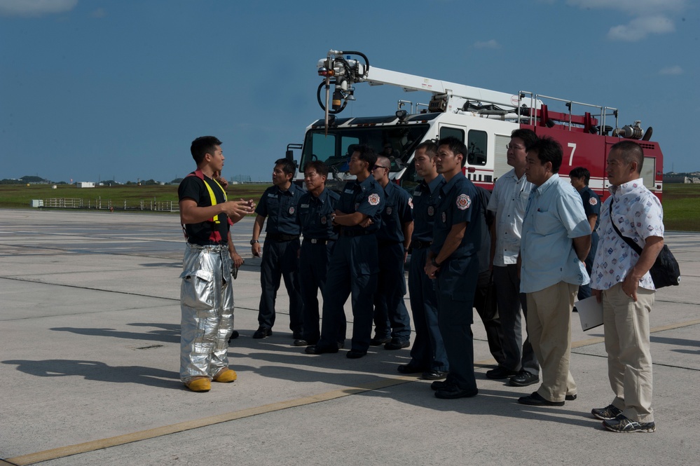 Japan, US responders participate in aircraft egress training