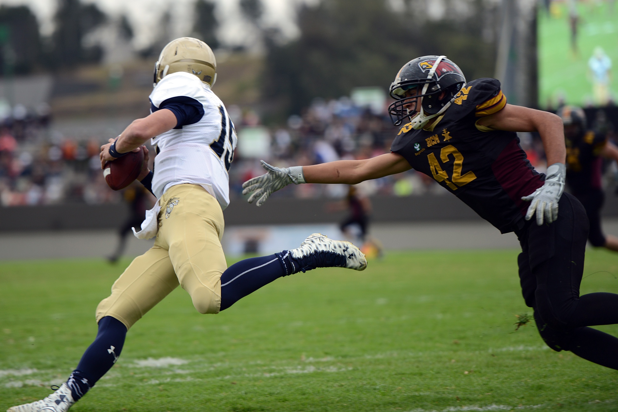 Naval Academy, Mexican Teams Play Goodwill Football Game > U.S. Department  of Defense > Defense Department News