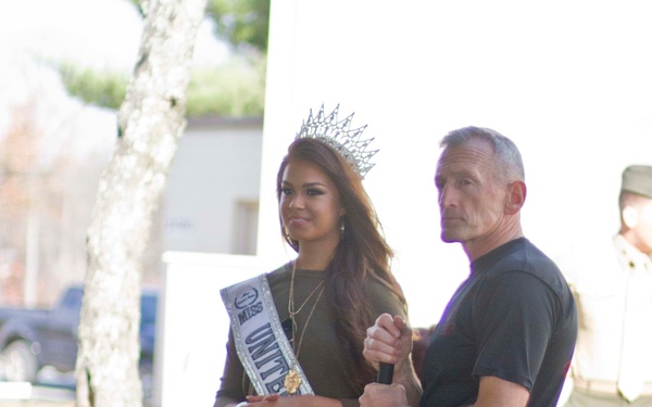 Miss USA visits US Marines