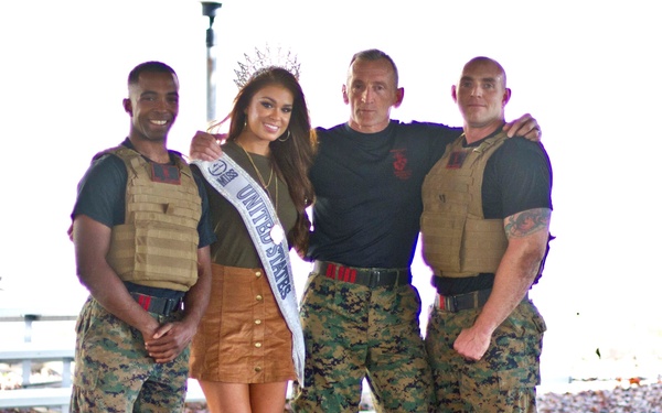 Miss USA visits US Marines