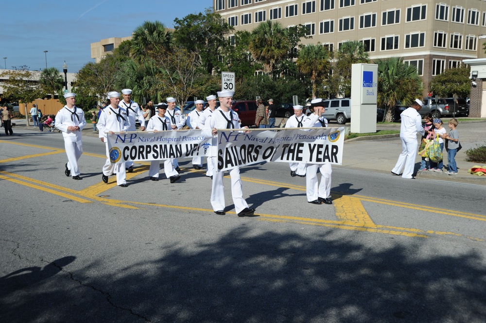 DVIDS News NHP honors veterans at Pensacola parade