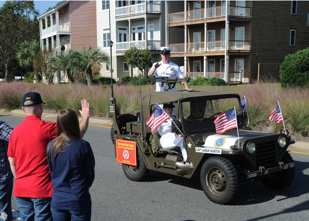 NHP honors veterans at Pensacola parade