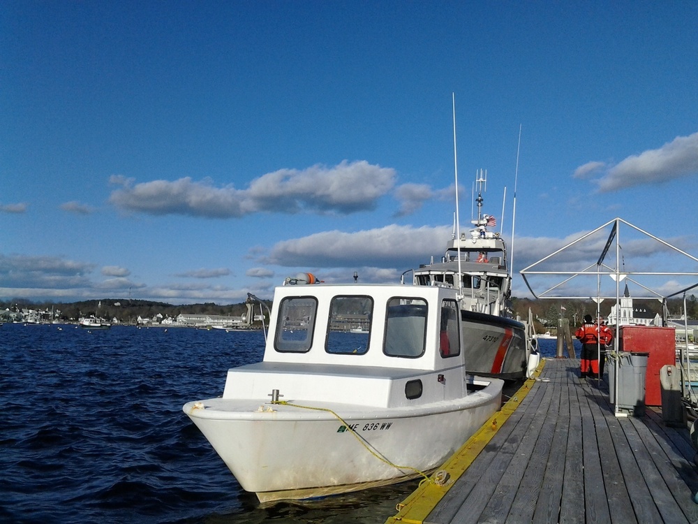 Coast Guard medevacs fisherman near Boothbay Harbor, Maine