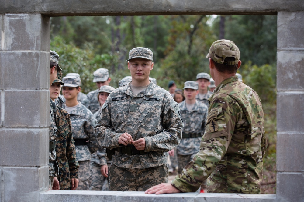JROTC cadets train with Green Berets