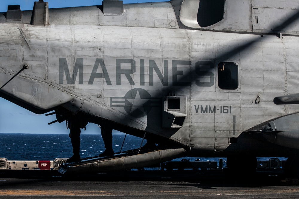 U.S. Marines, Navy test casualty assistance skills at sea