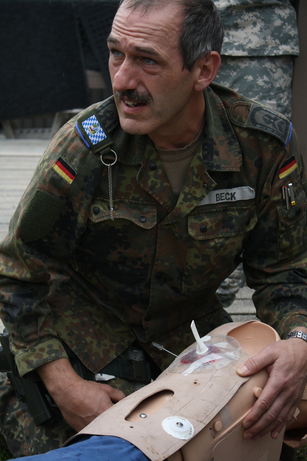 U.S. Soldiers teach combat life saver skills to German Military Police