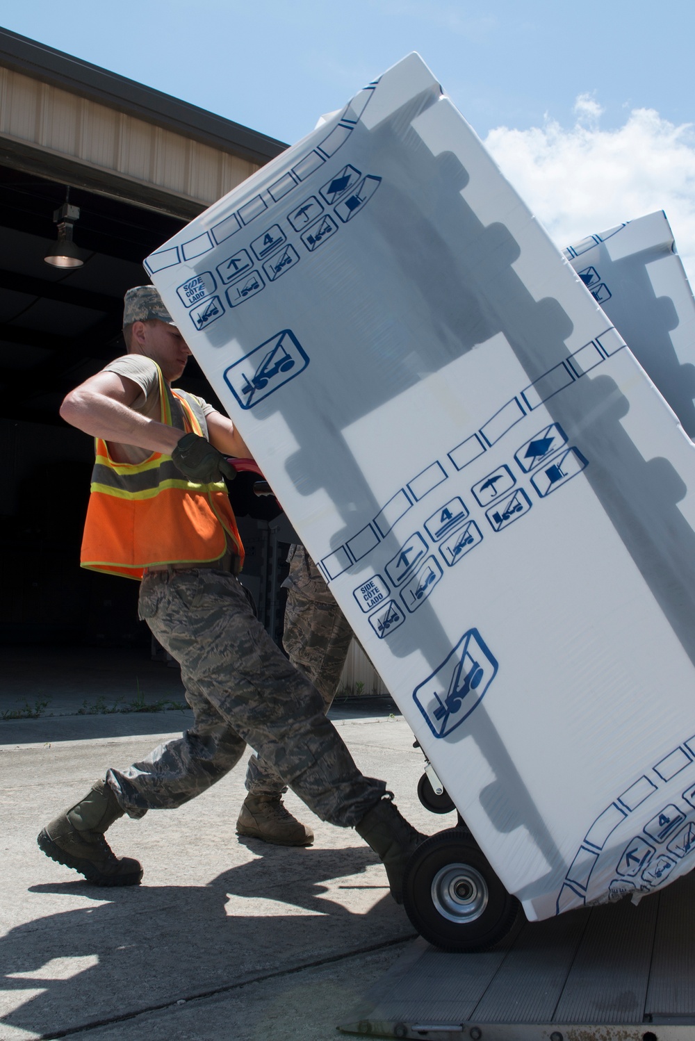 Unloading fridges