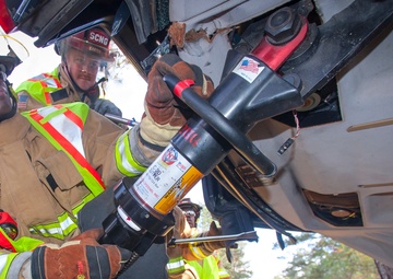 SC Guard trains for emergency vehicle extraction