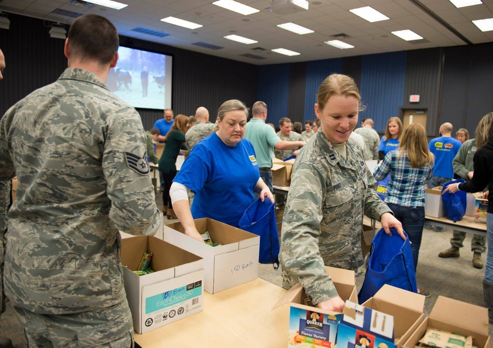 133AW and Best Buy Corporate join together to support Operation Gratitude