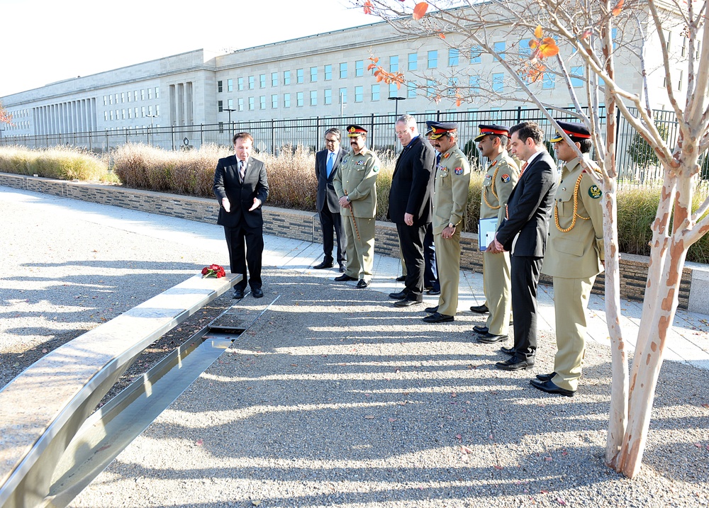DSD and Pakistan's COS tour the Pentagon Memorial
