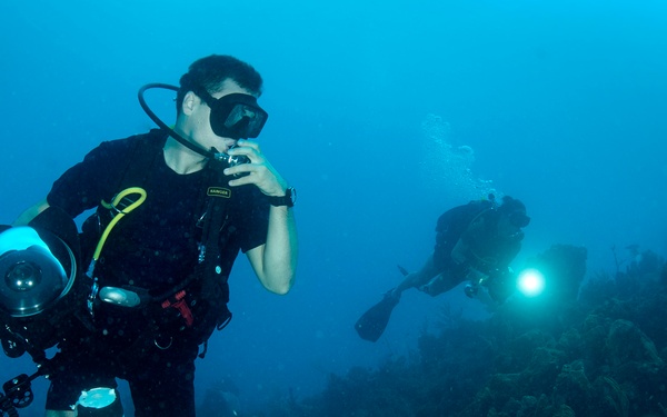 ECC underwater photo training