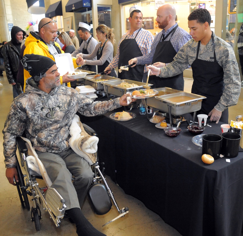 Thousands in need receive community support, enjoy Thanksgiving meal