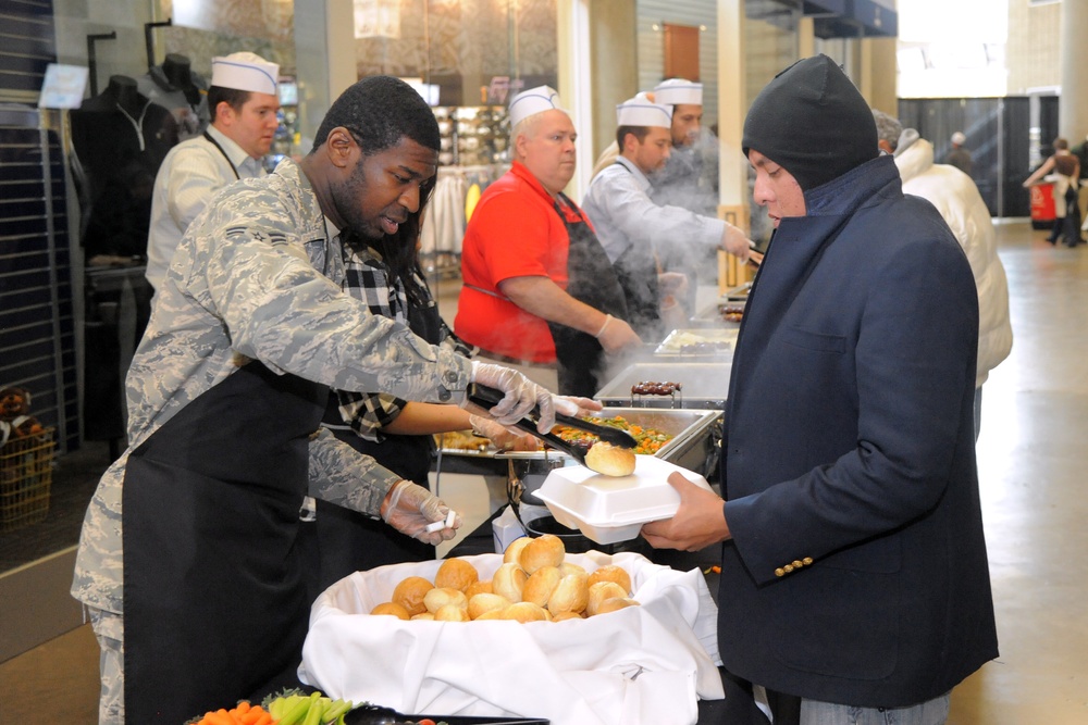 Thousands in need receive community support, enjoy Thanksgiving meal