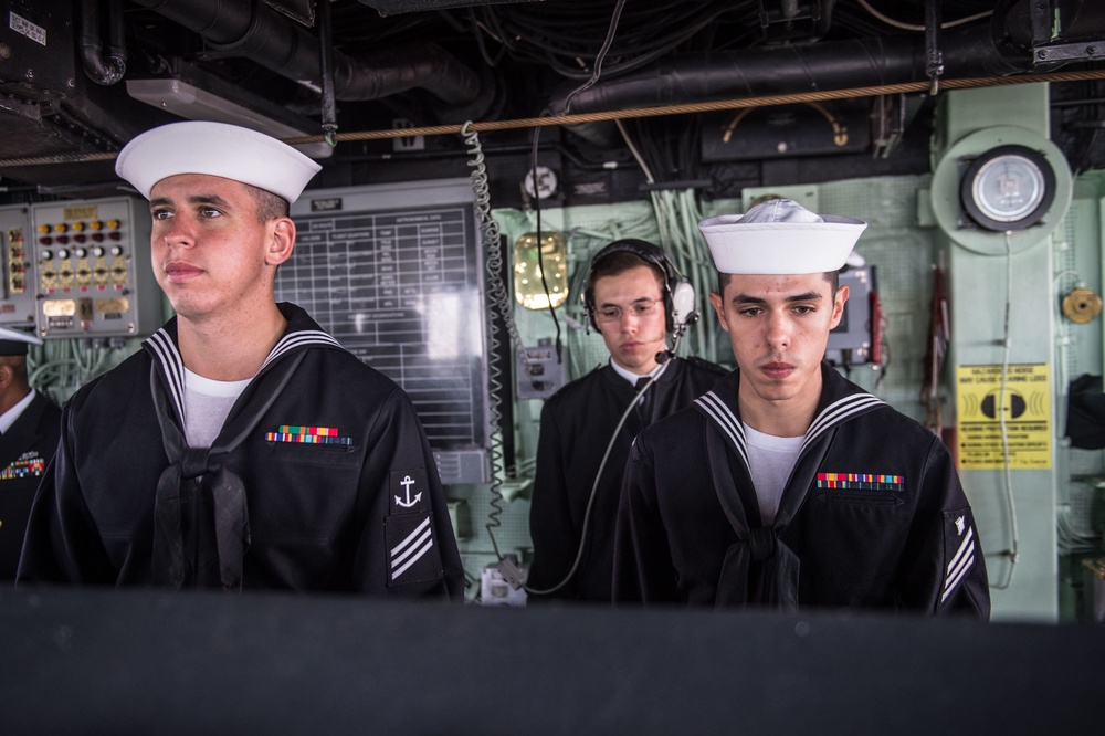 USS Stethem (DDG 63) arrives in Shanghai