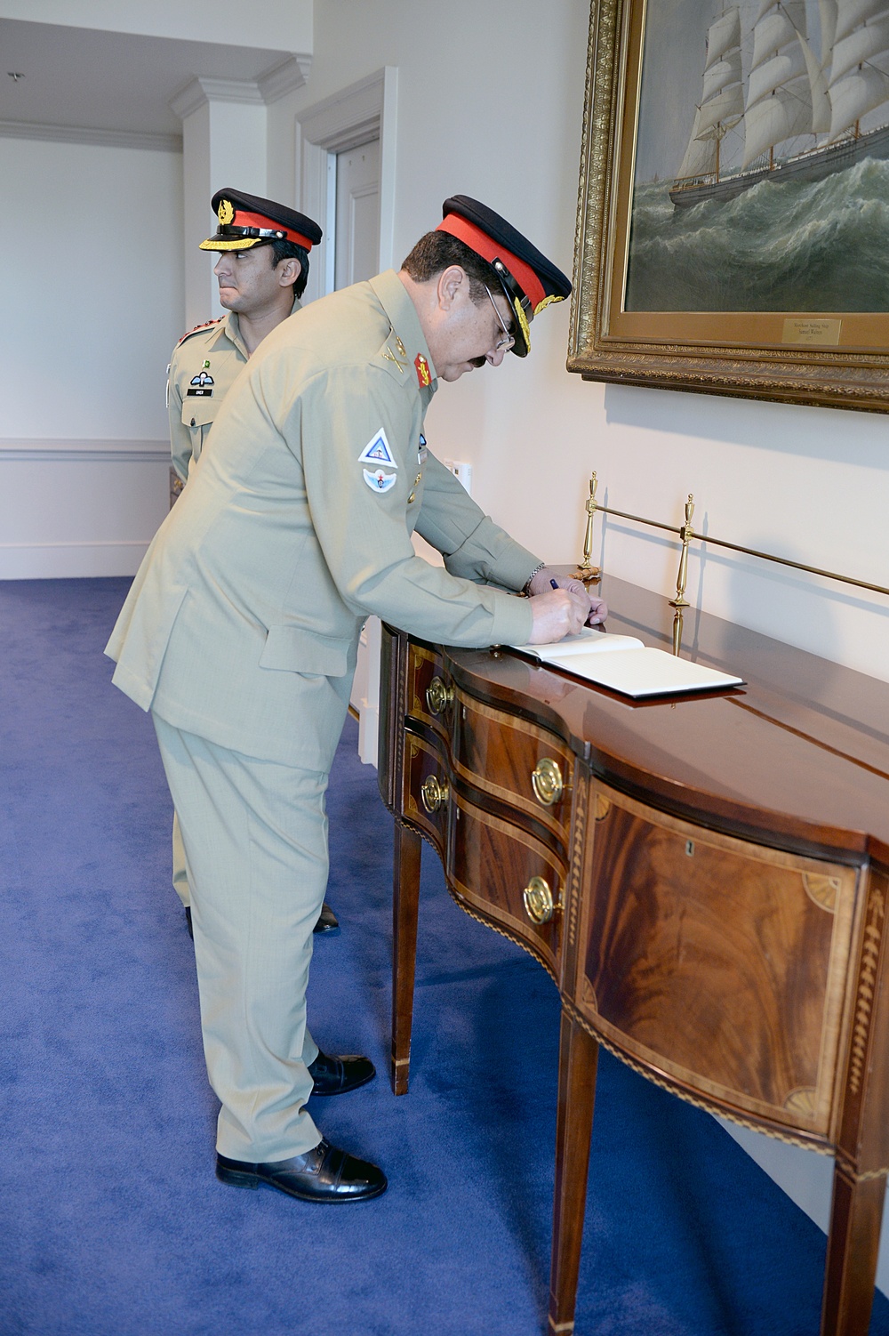 Pakistan's COS signs a guest book
