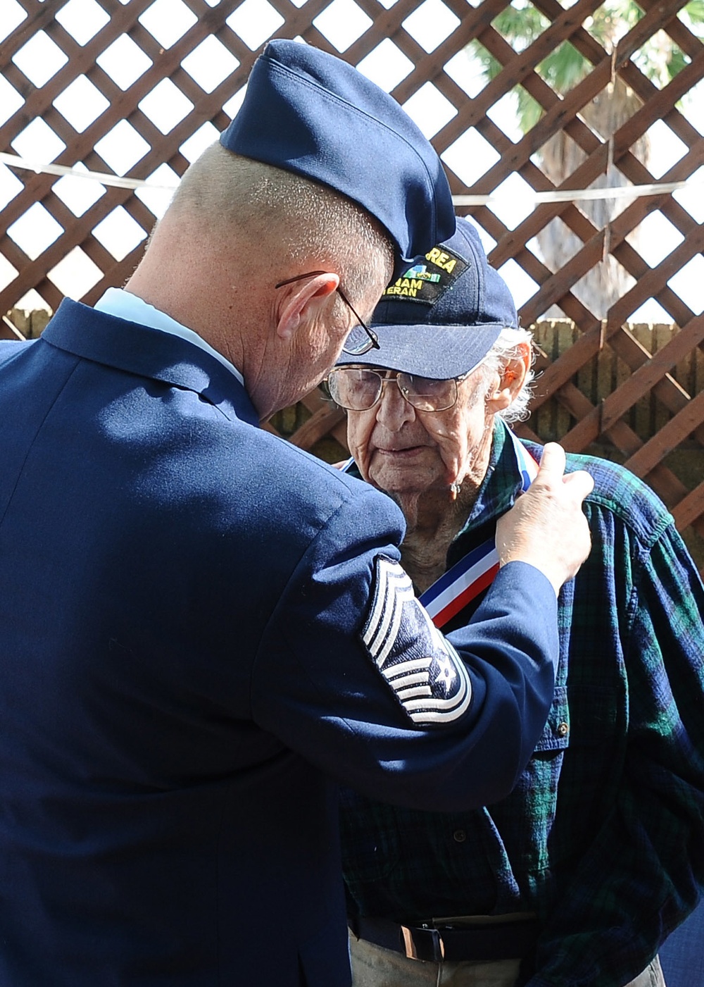 Medallion of Recognition for three-time war veteran