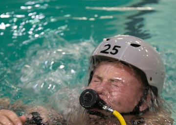 Marines learn underwater egress at Helo Dunker