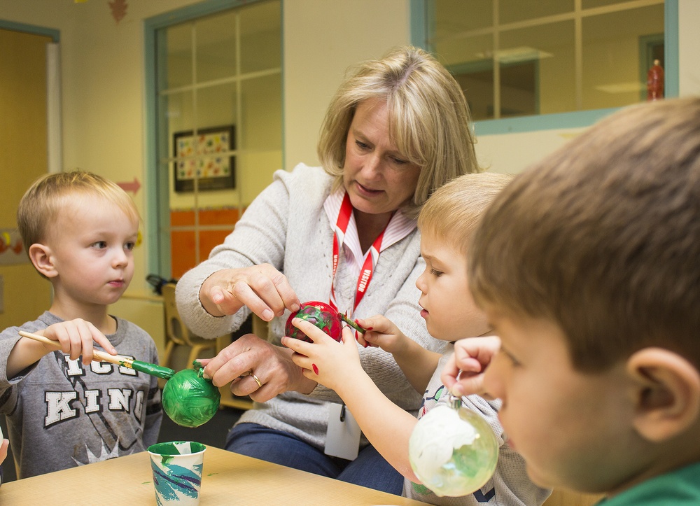 Cody CDC children receive special help for ornament decorating