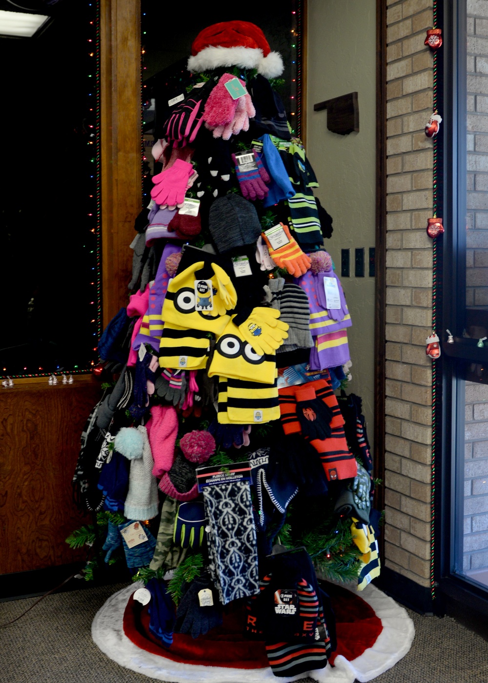 Mitten Tree kicks off the season of giving