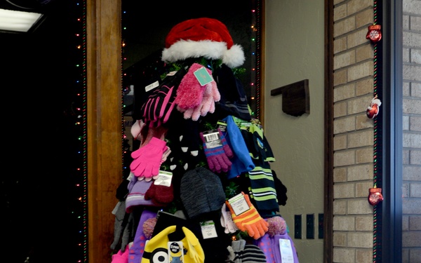 Mitten Tree kicks off the season of giving