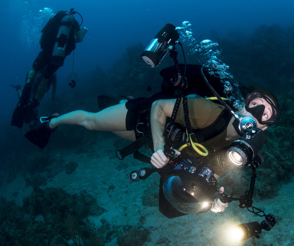 ECC underwater photo training