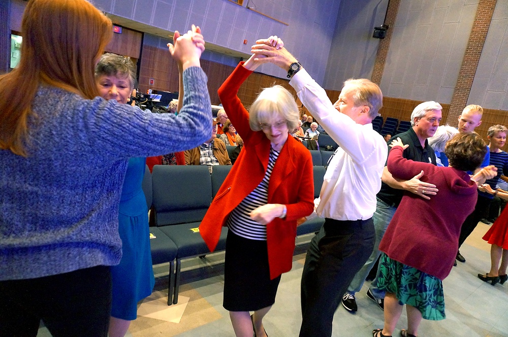 Veterans, families swing dance at US Army Blues performance