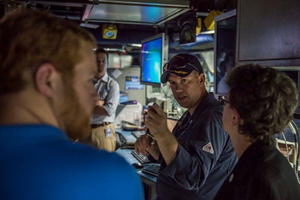 USS Fitzgerald hosts ship tour in Manila