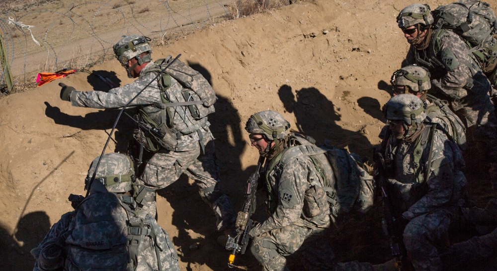 Soldiers assault an enemy stronghold in California