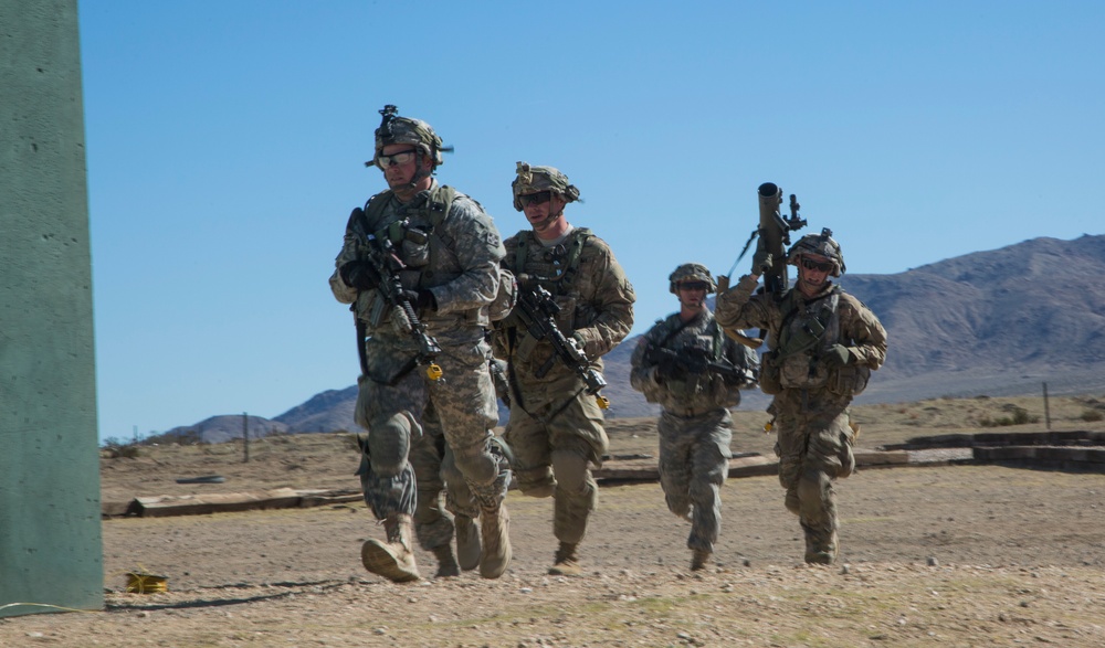 Soldiers assault an enemy stronghold in California