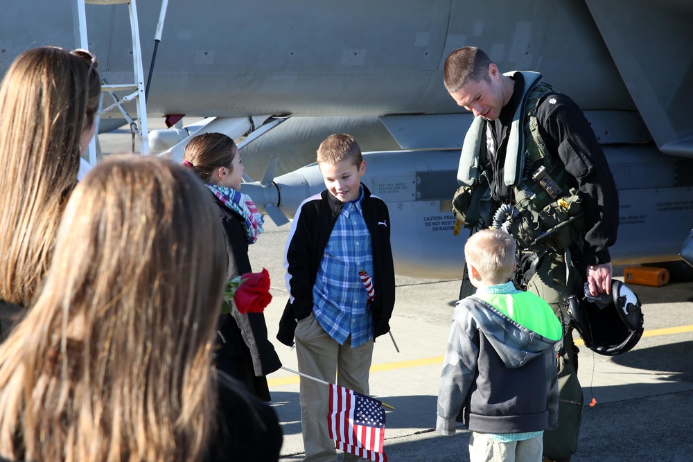 VAQ 137 returns from deployment