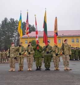 Ukrainian land forces begin Fearless Guardian training