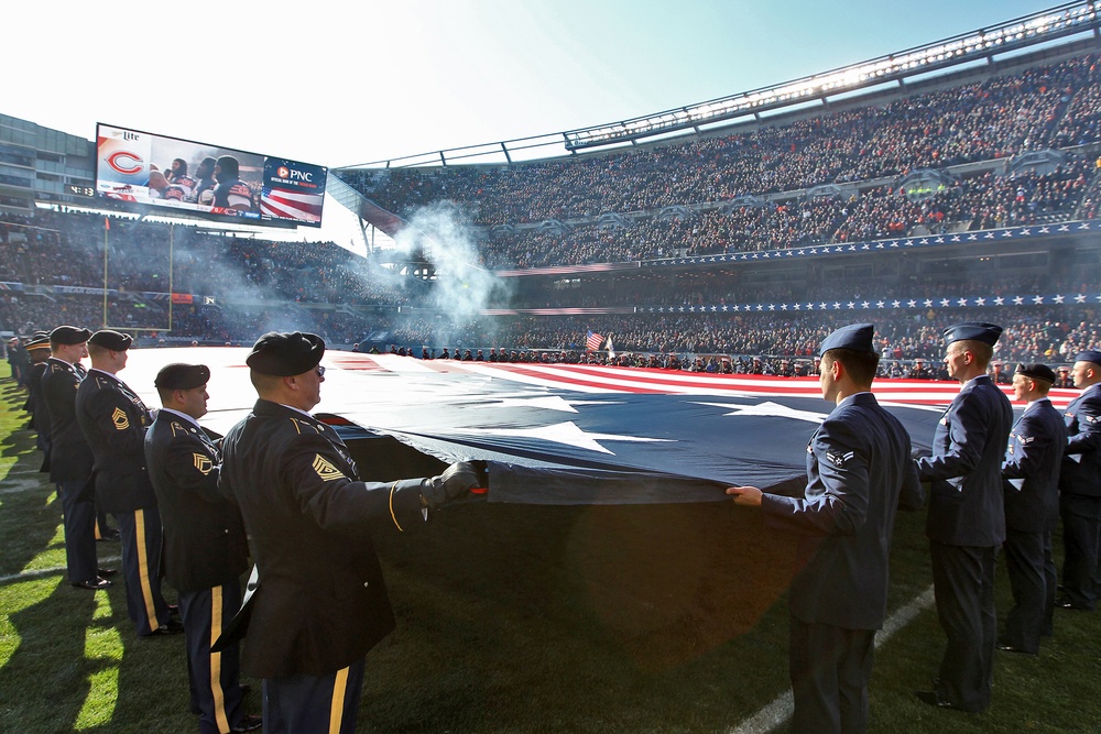 DVIDS - Images - Chicago Bears Honor the Military for Veterans Day