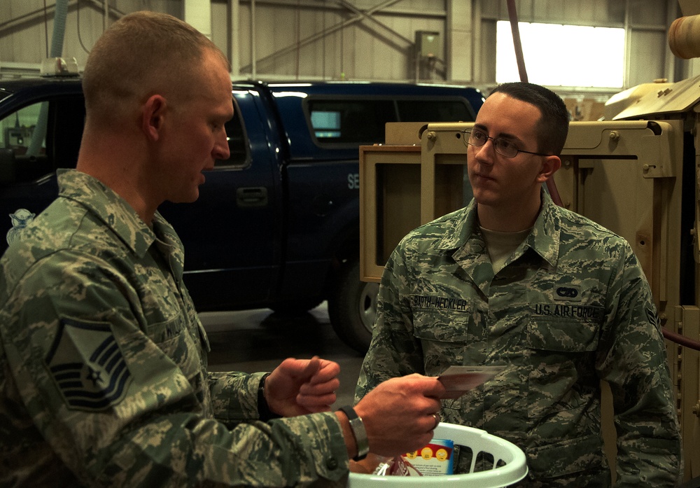 FSC delivers Thanksgiving baskets to Airmen