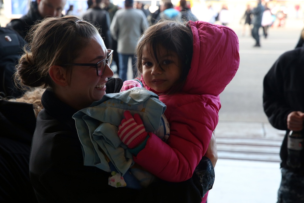 VAQ 137 returns from deployment