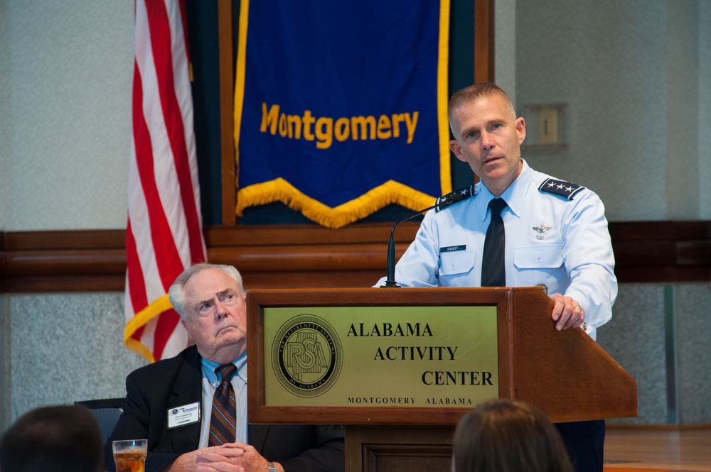 Gen. Kwast addresses Kiwanis