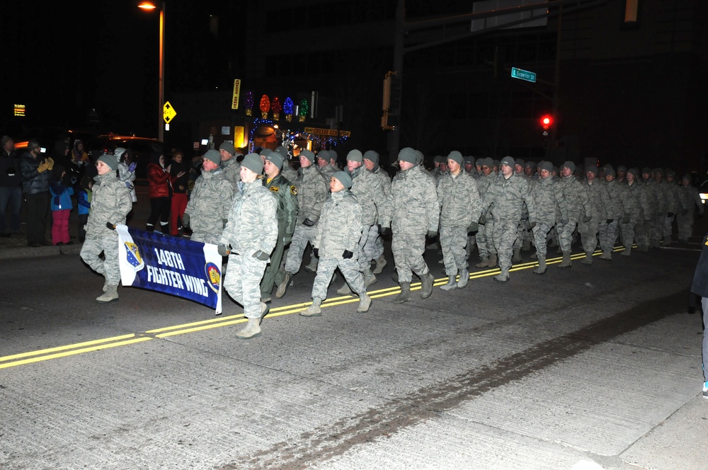 148th Fighter Wing participates in the Christmas City of the North Parade