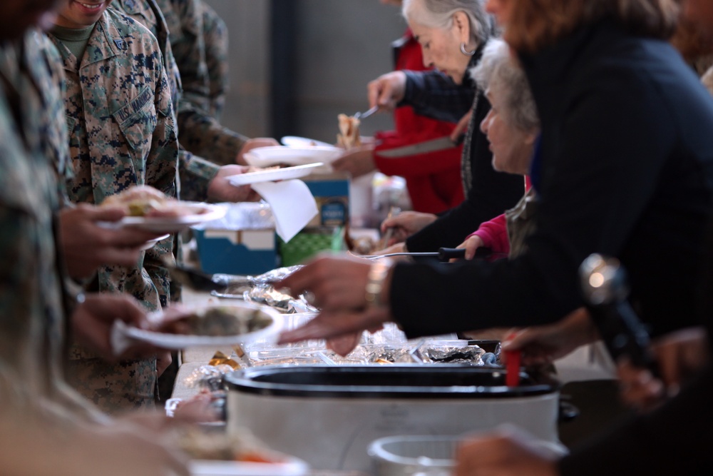 VMR-1 Marines gather for Thanksgiving feast