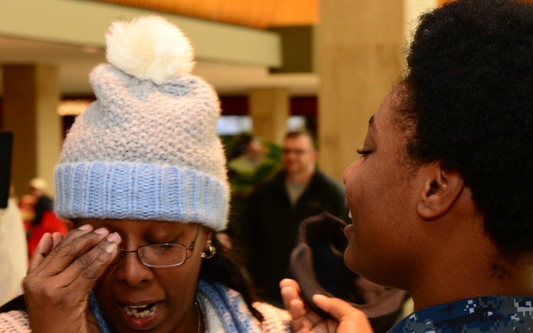 Sailors, families attend ThanksGathering